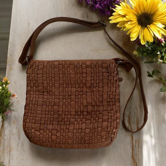 Anthropologie Handbags - Vilenca Holland Woven Leather Crossbody Bag Anthropologie Bohemian Cognac Brown